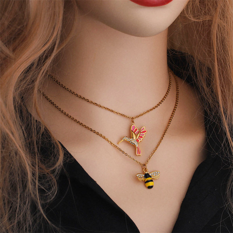 Collar con colgante de abeja y pájaro esmaltado para mujer
