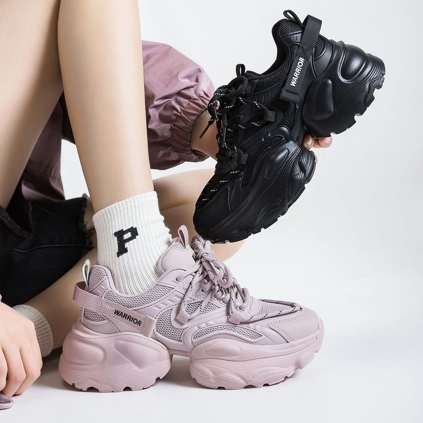 Zapatillas informales de malla y cuero con suela gruesa para mujer