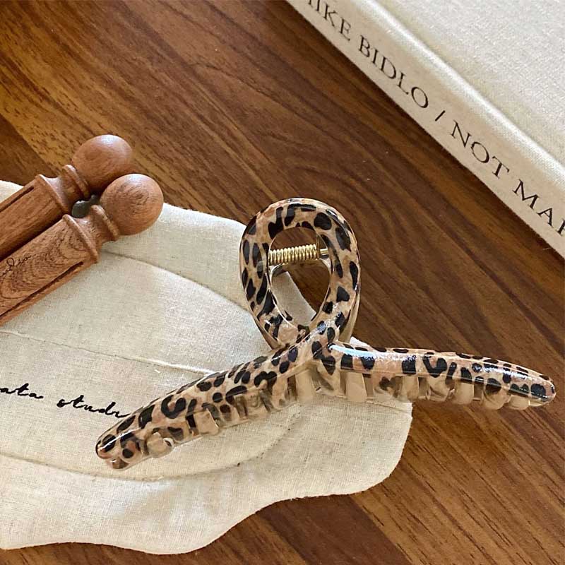 Trendy Leopard Print Geometric Hair Claw