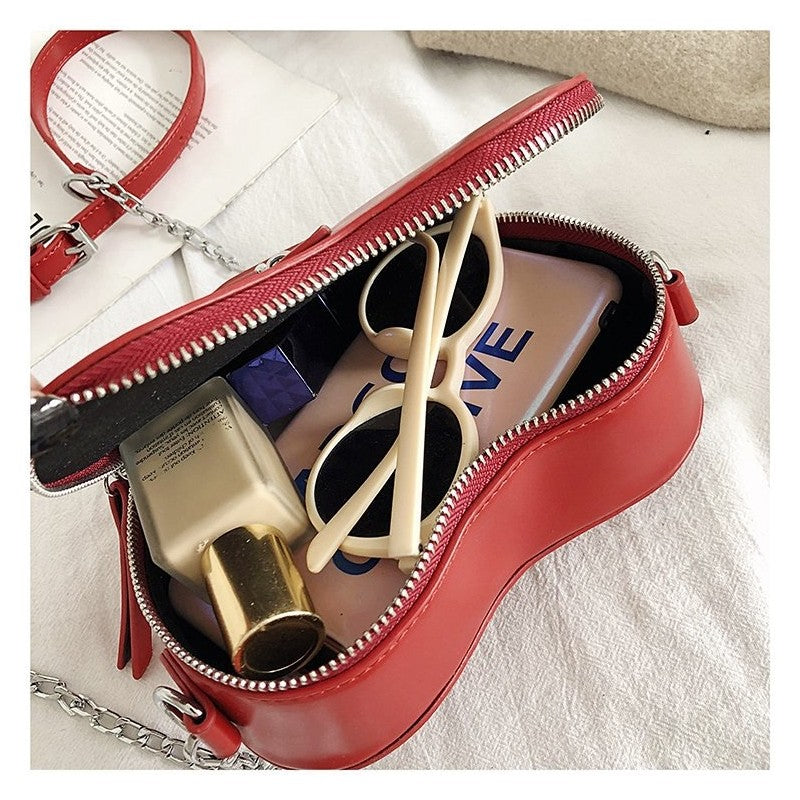 Single Shouleder Heart-Shaped Riveted Chain Bag
