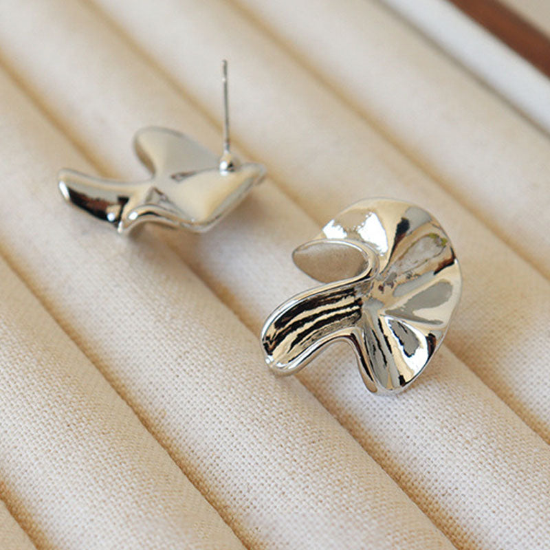 Simple Geometric Ruched Stud Earring