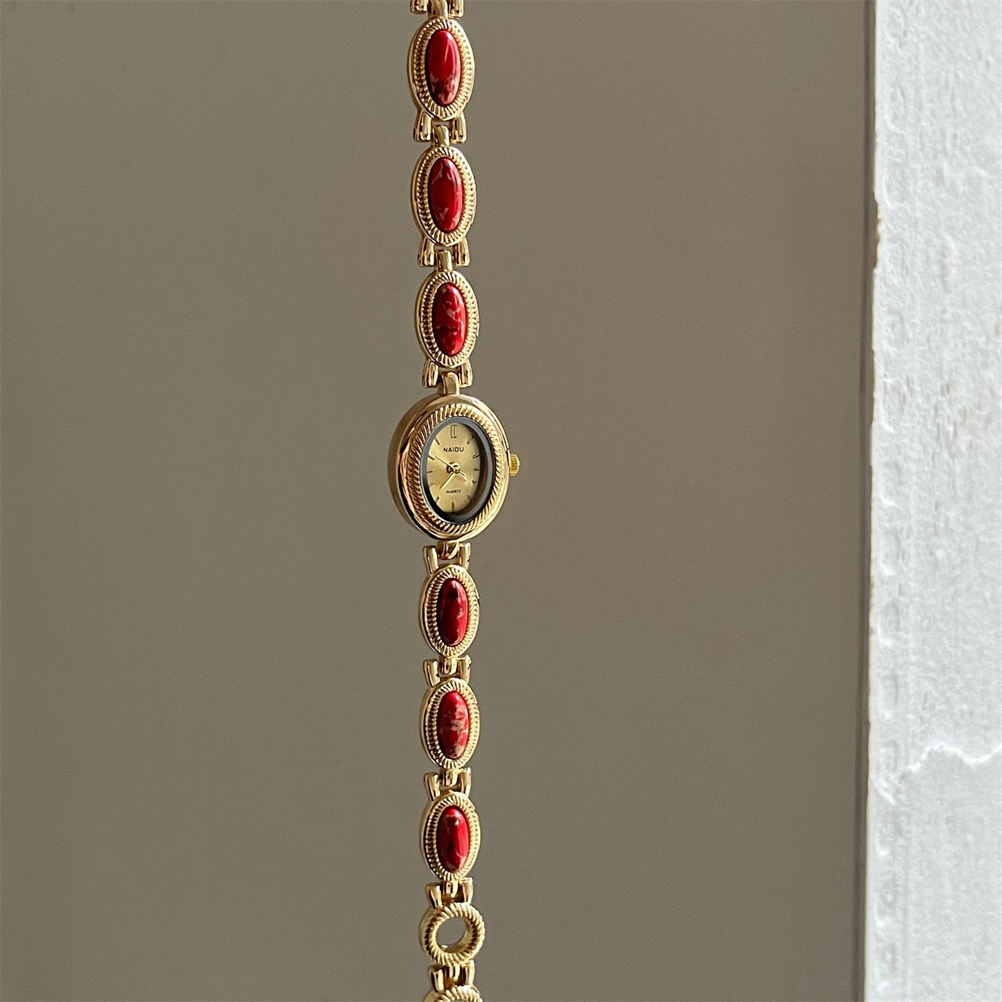 Vintage Gold Oval Dial Bracelet Quartz Watch