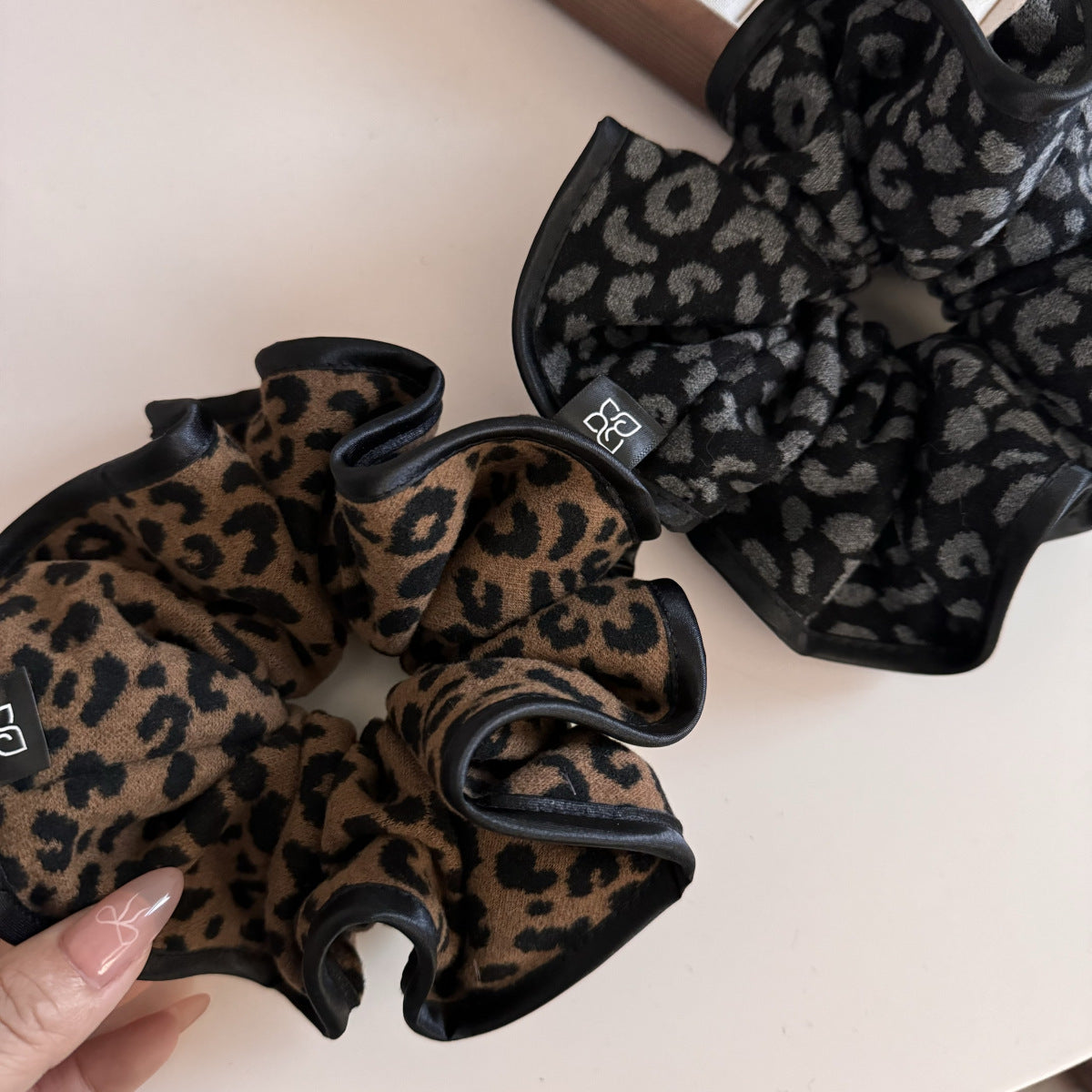 Ruffled Trim Vintage Leopard Print Hair Tie