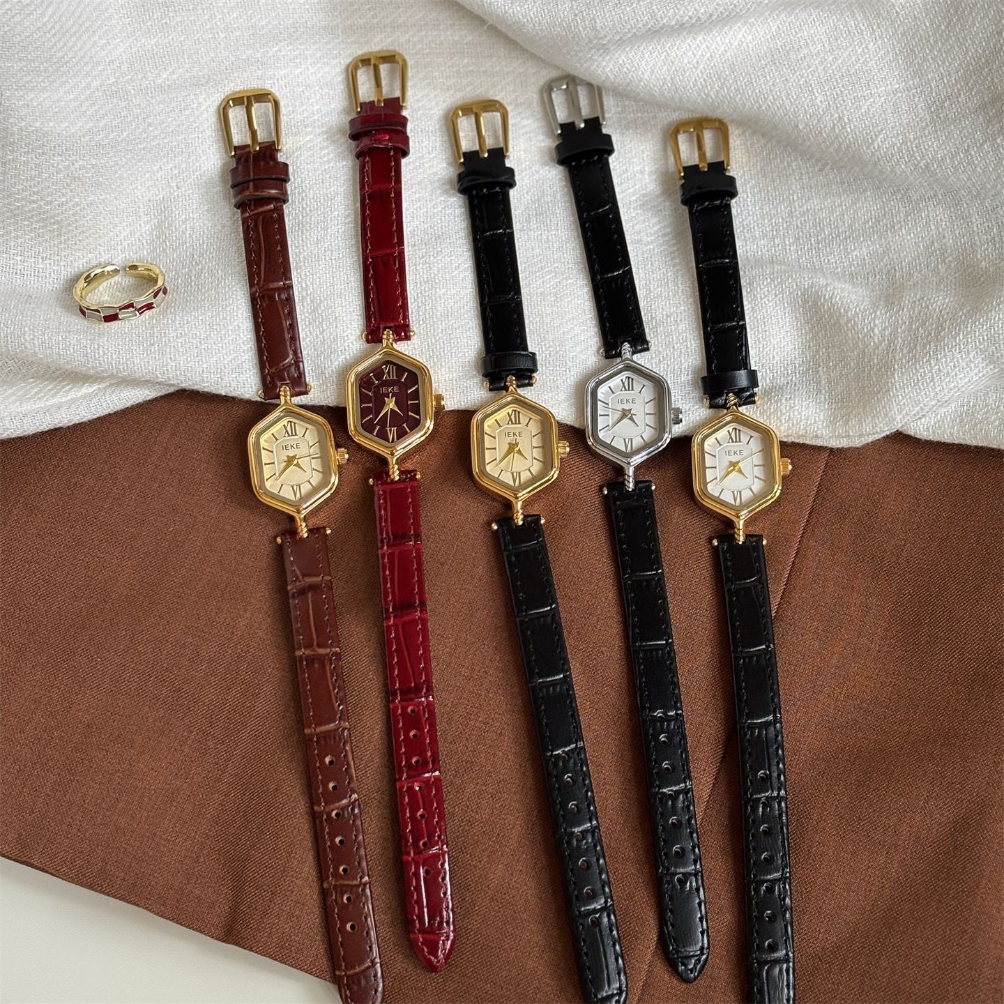 Trendy Diamond-Shaped Roman Dial Quartz Watch