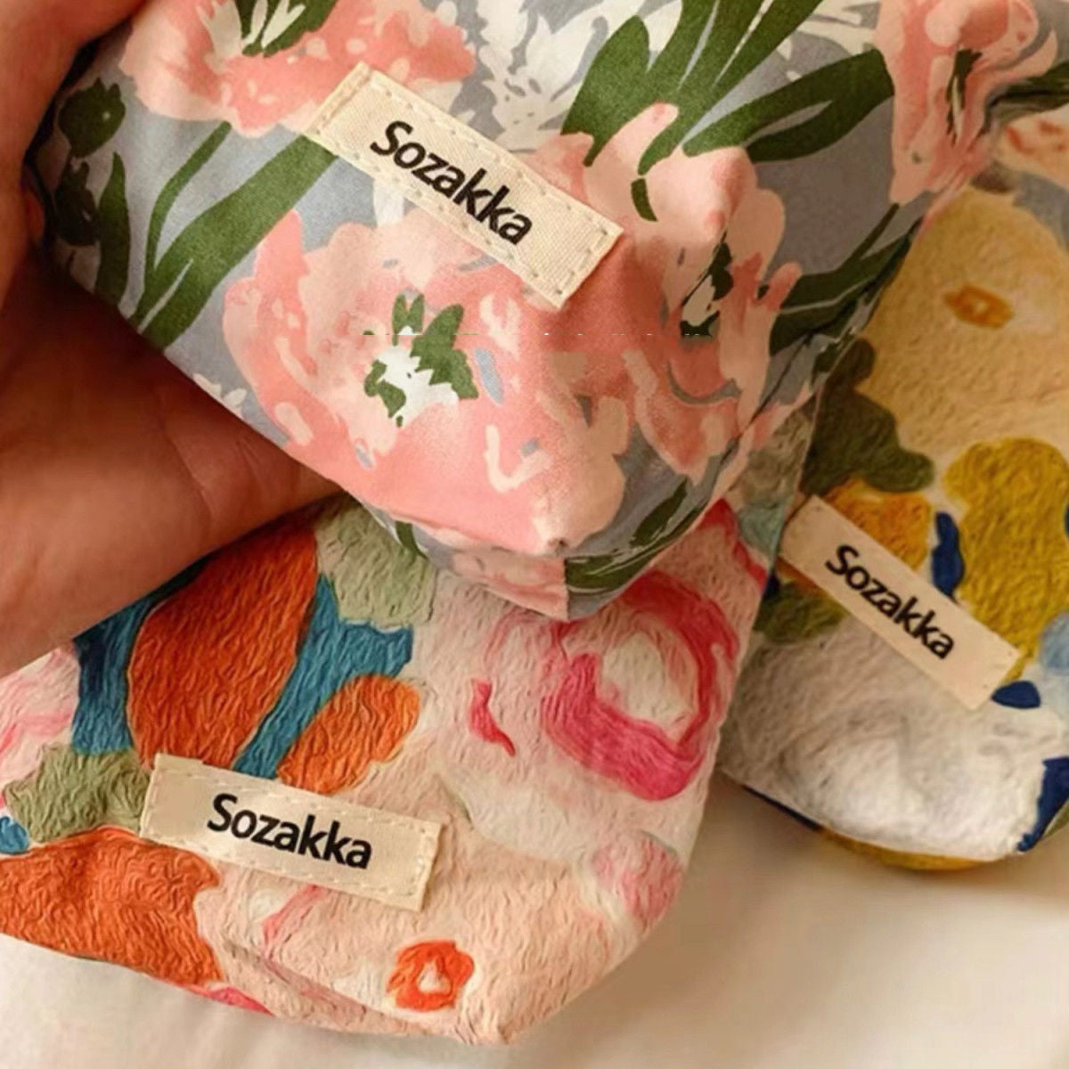 Floral Irregular Print Portable Cosmetic Bag