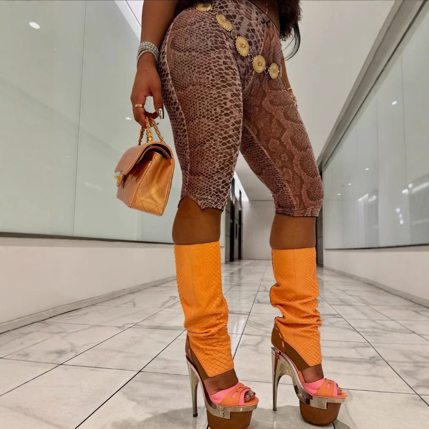 Short slim à imprimé léopard serpentin pour femme