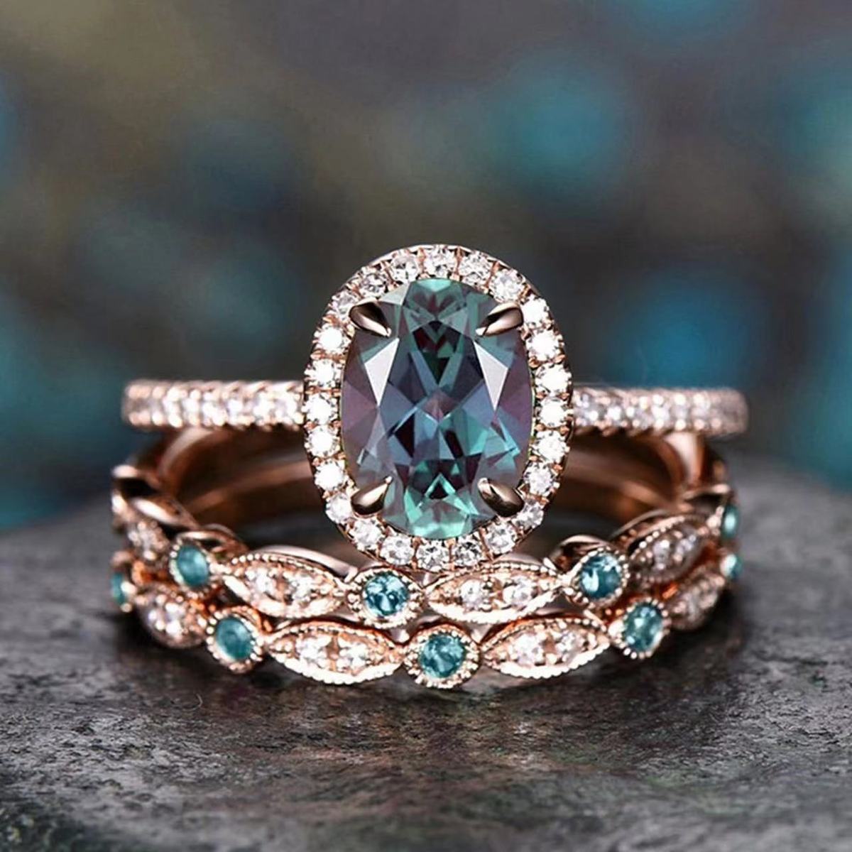 Conjunto de tres piezas de anillos apilables con piedras preciosas sencillas de moda para mujer