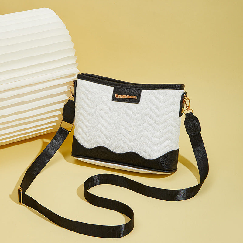 Women Casual Color Blocking Wavy Quilted Bucket Bag