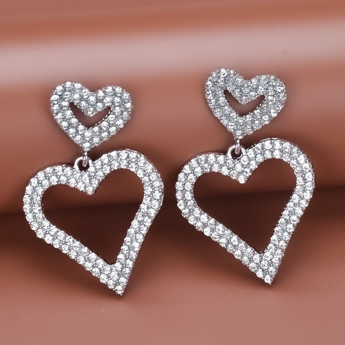 Pendientes personalizados con diamantes de imitación en forma de corazón exagerados