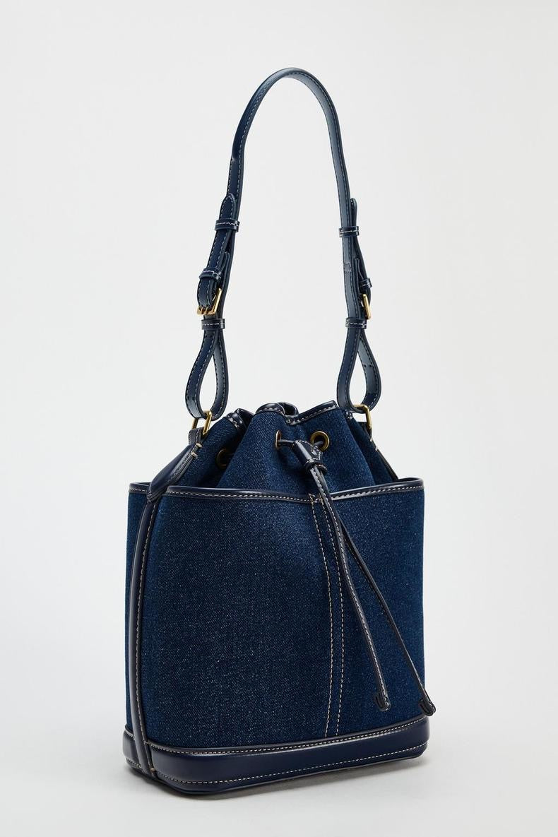 Sac seau tendance en denim avec coutures en PU