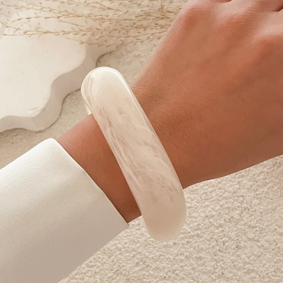 Women Fashion Exaggerated Acrylic Polygonal Translucent Bracelet