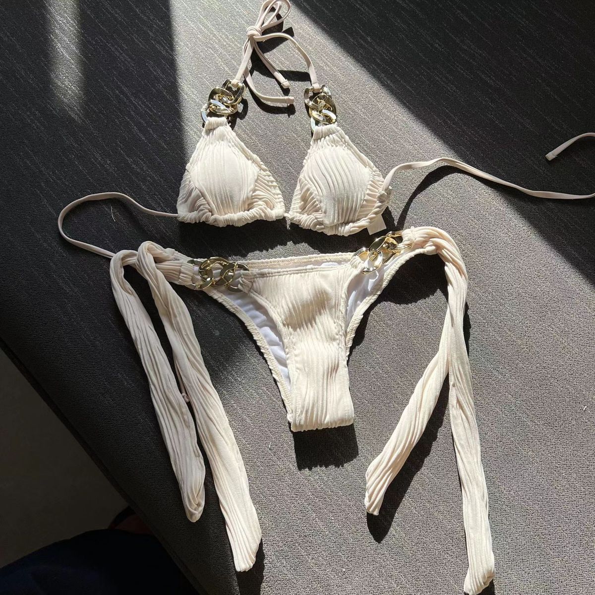 Bikini sexy de cuello halter de color sólido a la moda para mujer