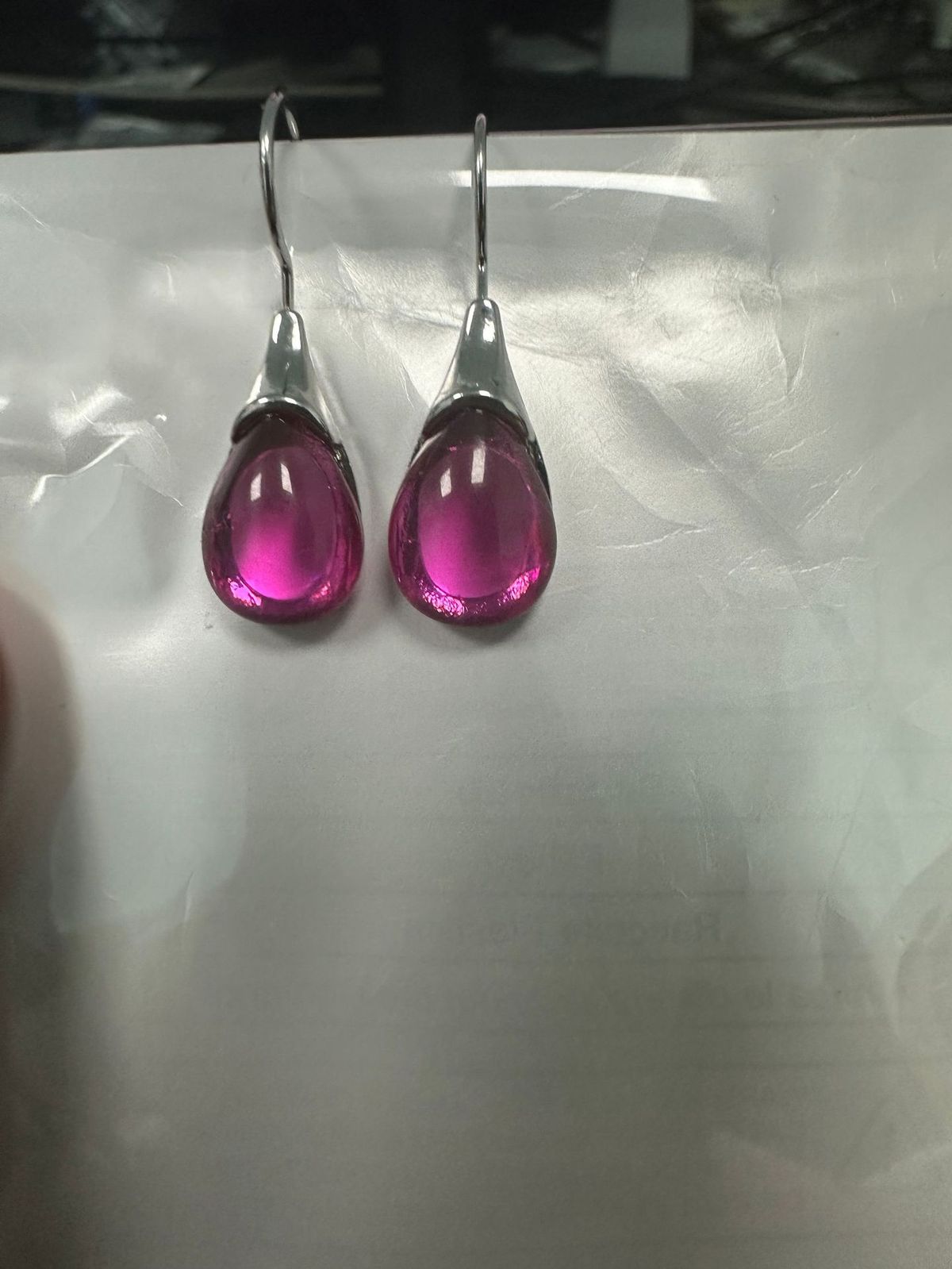 Women Fashion Drop-Shaped Cat Eye Earrings in Solid Colors