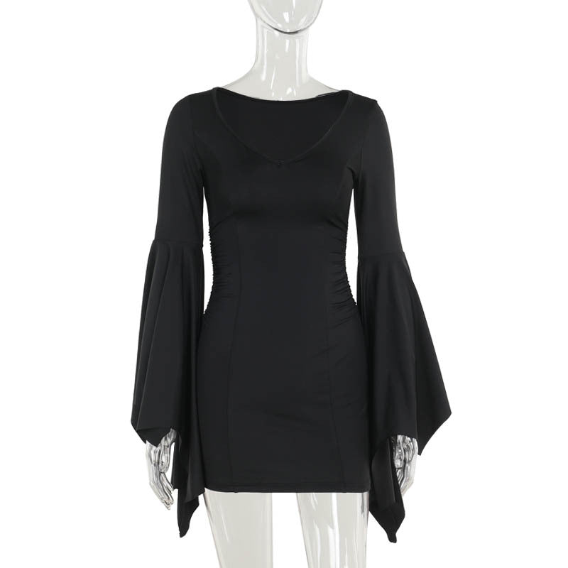 Robe élégante à manches chauve-souris et col en V style gothique pour femme