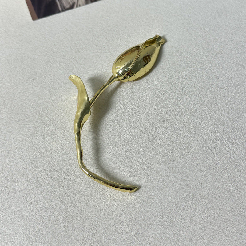 Broche élégante en forme de bouton de tulipe pour femme