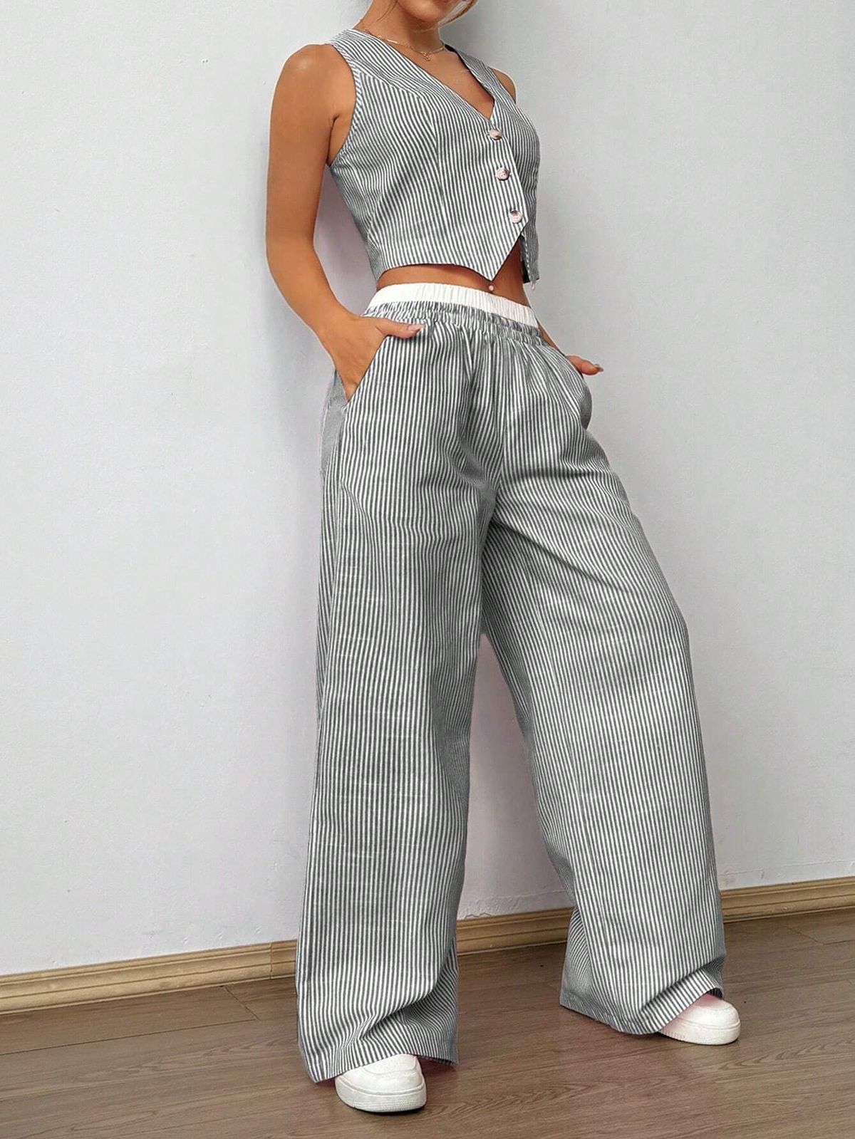 Conjunto de dos piezas con estampado de rayas para mujer, sin mangas, cuello en V y pierna ancha