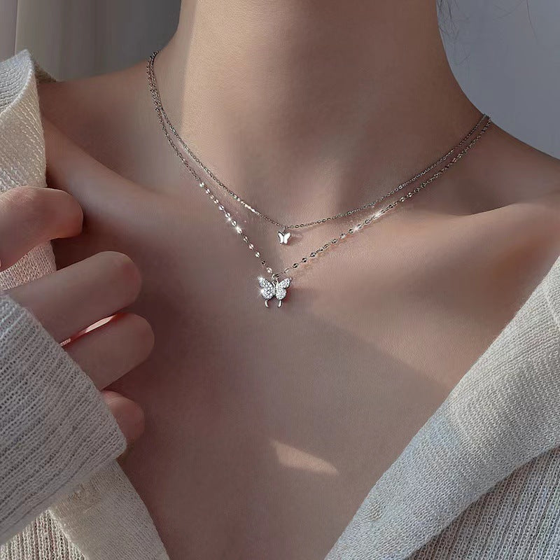 Collar con colgante de mariposa con diamantes de imitación para mujer