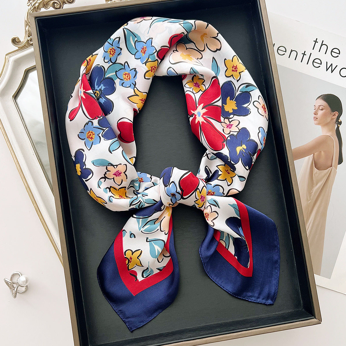 Pañuelo de seda cuadrado pequeño con estampado floral para mujer