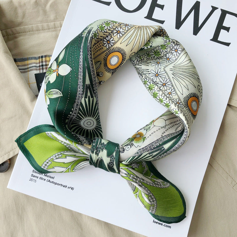 Petit foulard carré d'été en soie 70 x 70