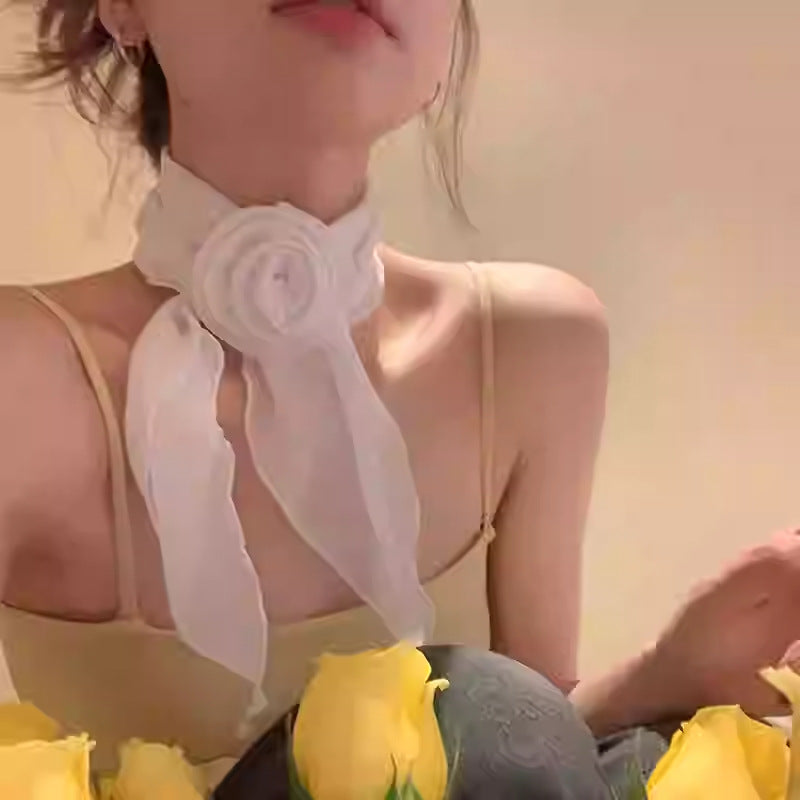 Pañuelo de seda pequeño con flores largas a la moda para mujer con colores vibrantes