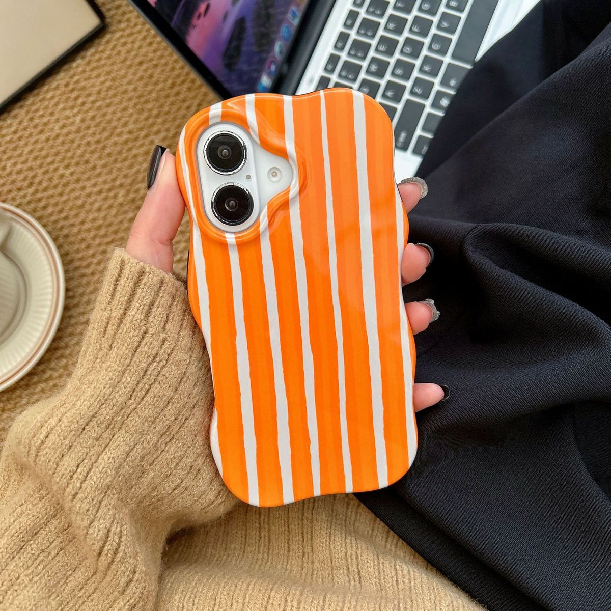 Women Fashion Color Matching Stripe Wavy Edge Iphone Case