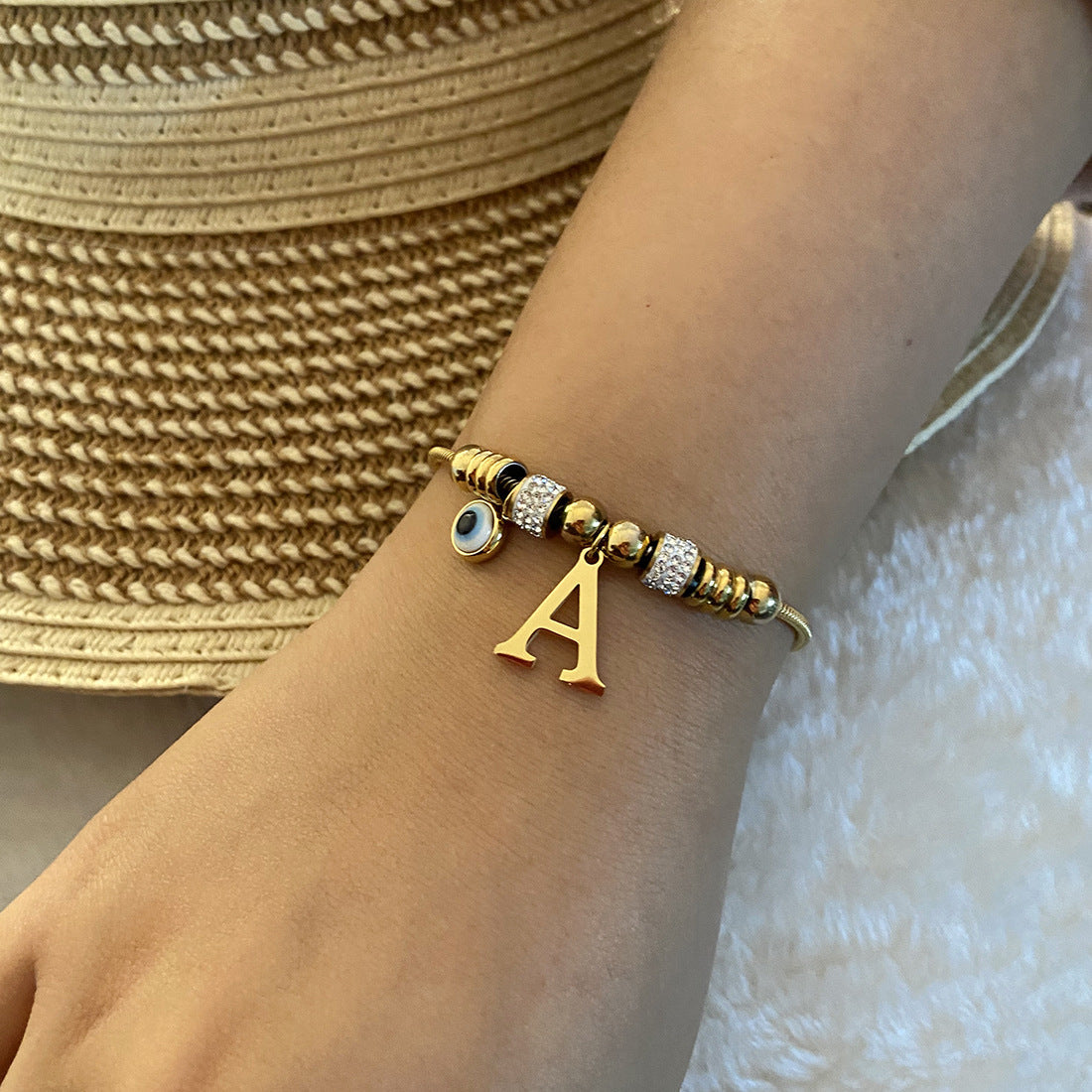 Pulsera de cuentas de acero inoxidable con alfabeto de moda