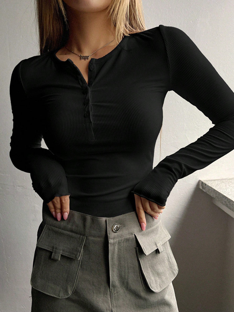 Camiseta básica de mujer de otoño e invierno con botones de color liso y punto acanalado