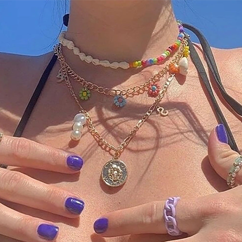 Collar bohemio de perlas multicapa con cuentas de concha