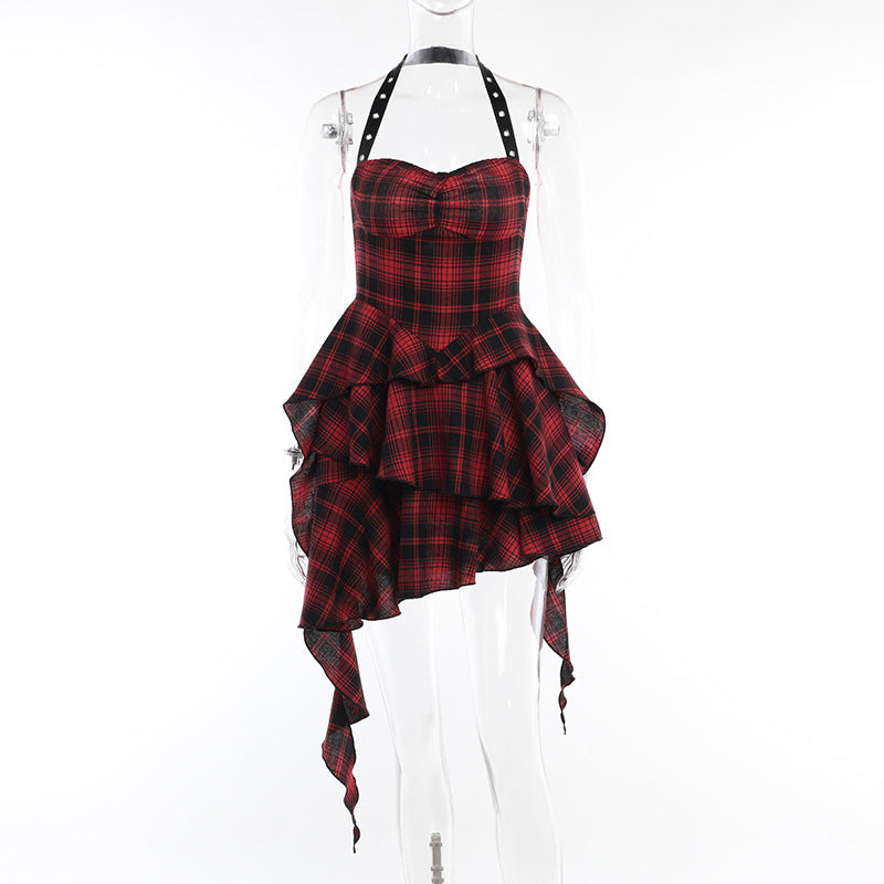 Robe sexy gothique à volants irréguliers et à carreaux rouges, col licou
