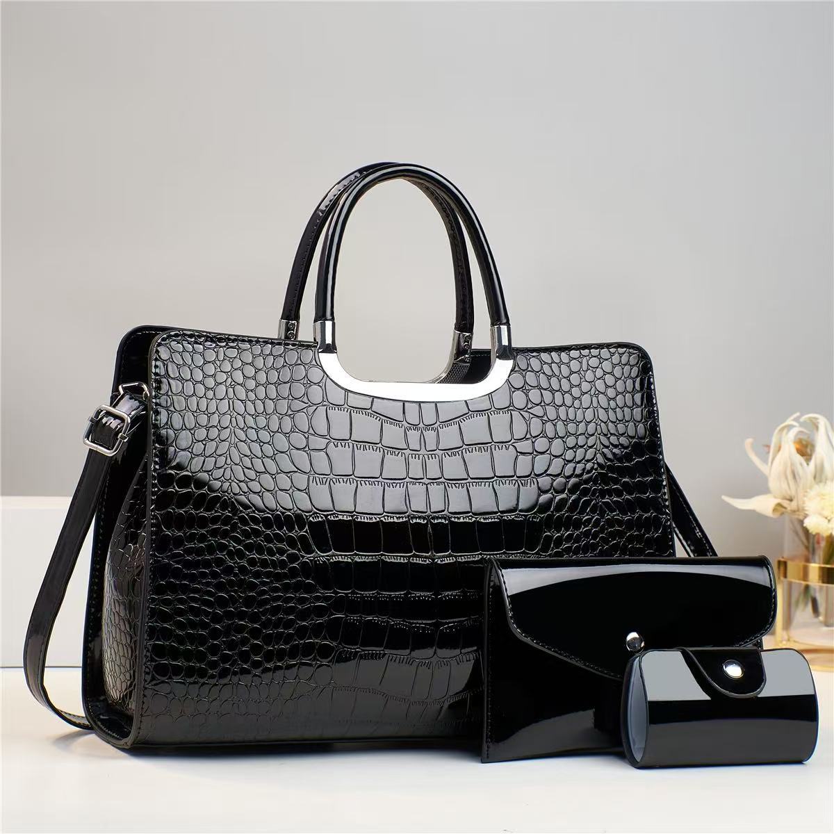 Conjunto de bolso de mano de charol con estampado de cocodrilo de color liso informal para mujer