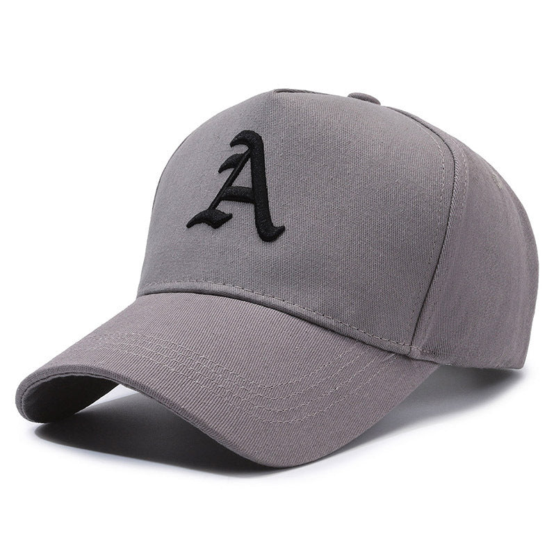Casquette en coton brodée à lettres simples et coupe ajustable