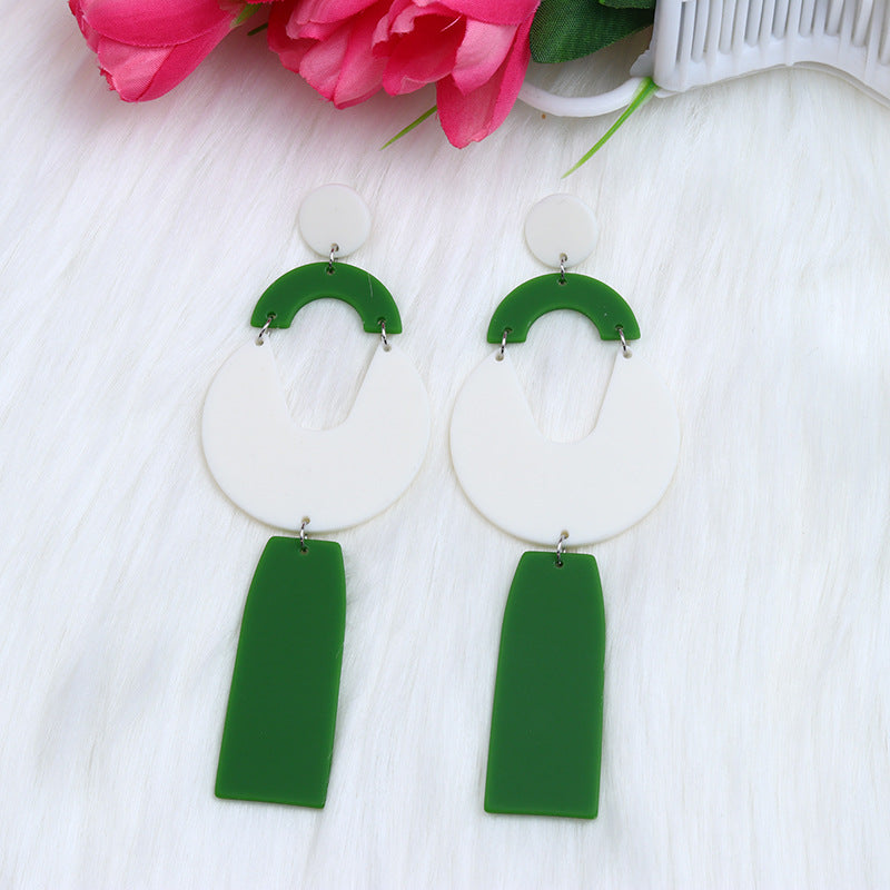 Pendientes acrílicos con borlas bohemias
