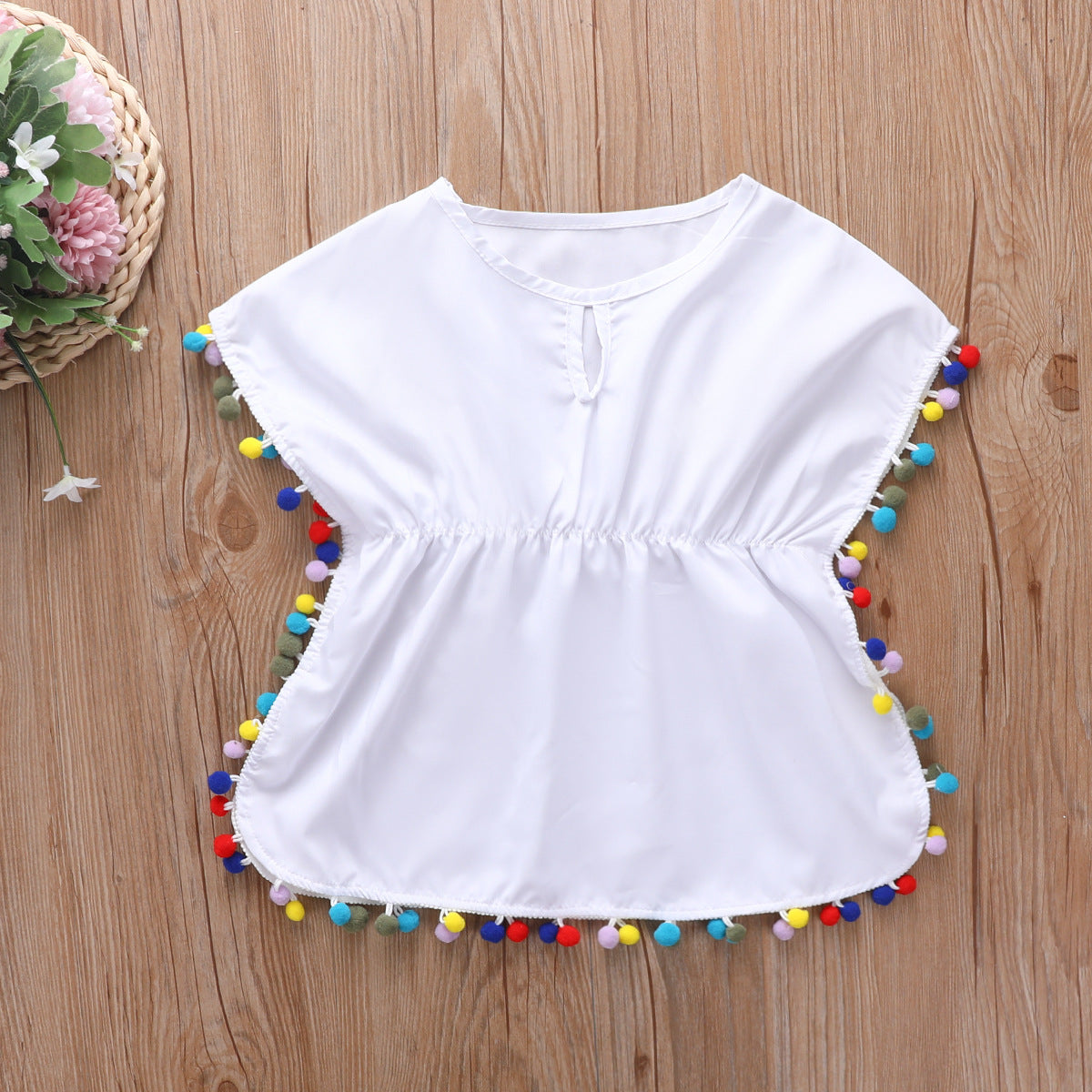 Blusa playera con borlas y pompones para niñas pequeñas