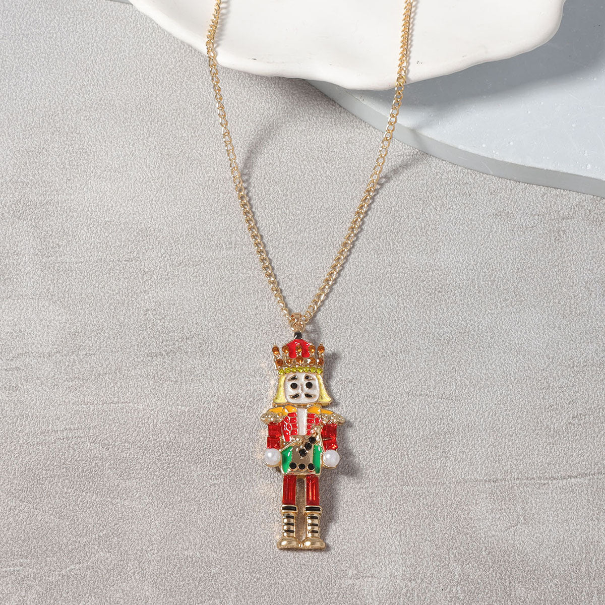 Collar con colgante de aleación de dibujos animados creativos de moda para mujer
