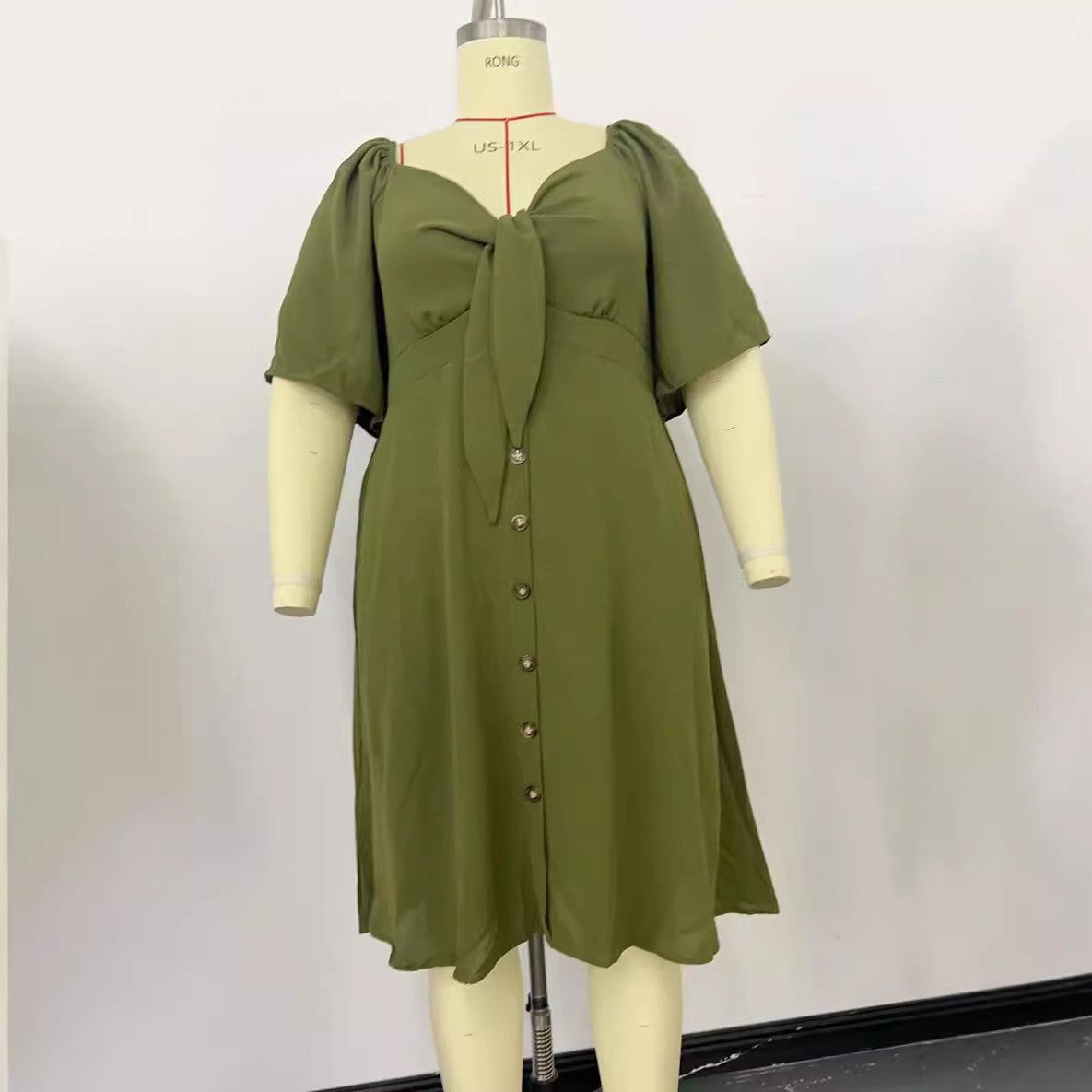 Women Plus Size Solid Color V-Neck Short Sleeve Dress