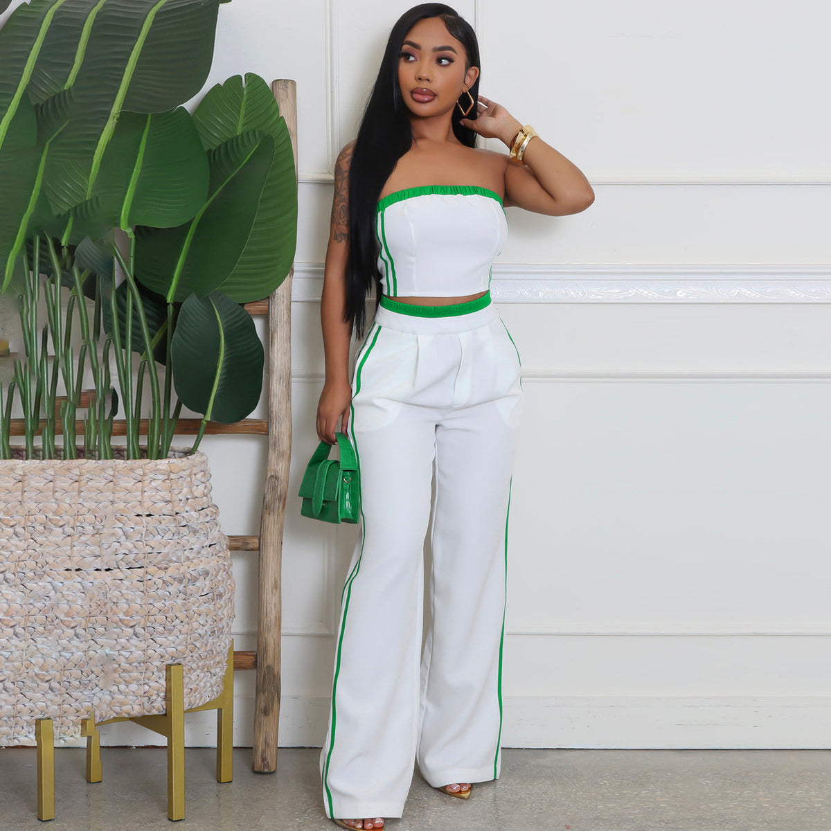 Ensemble haut sans bretelles et pantalon large à coutures contrastées pour femme