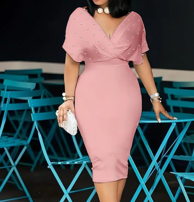 Elegante vestido midi con escote en V y cuentas de color liso