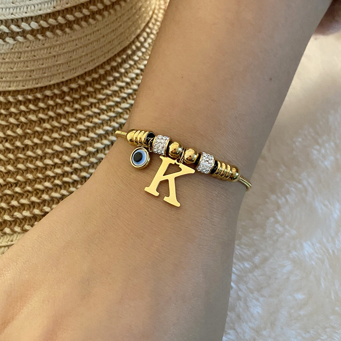 Pulsera de cuentas de acero inoxidable con alfabeto de moda