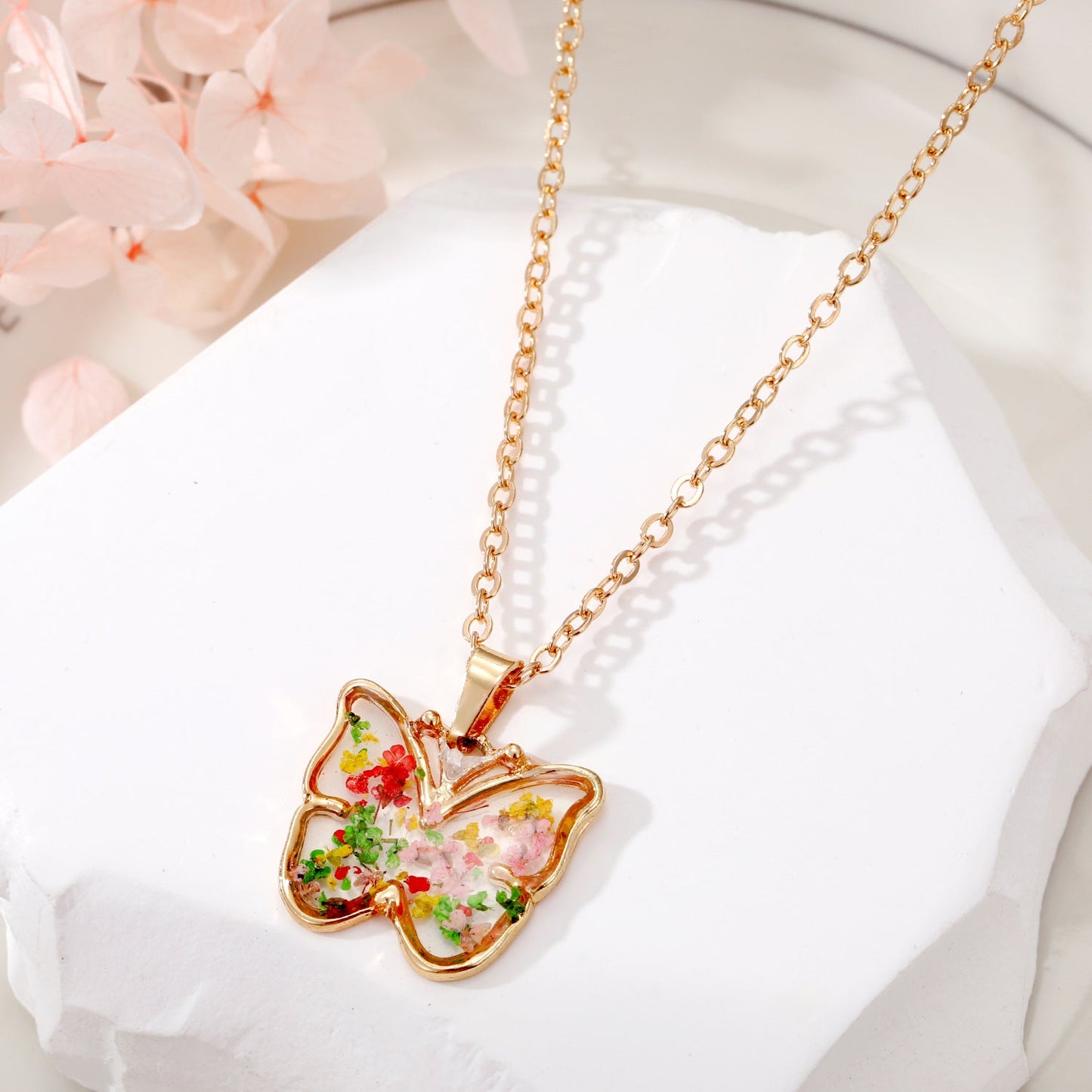 Collier pendentif bohème en fleurs séchées naturelles