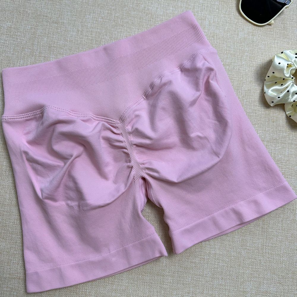 Short de yoga sans coutures élastique et décontracté pour femme