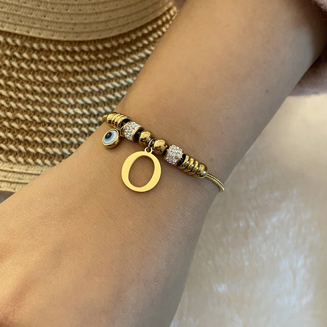 Pulsera de cuentas de acero inoxidable con alfabeto de moda