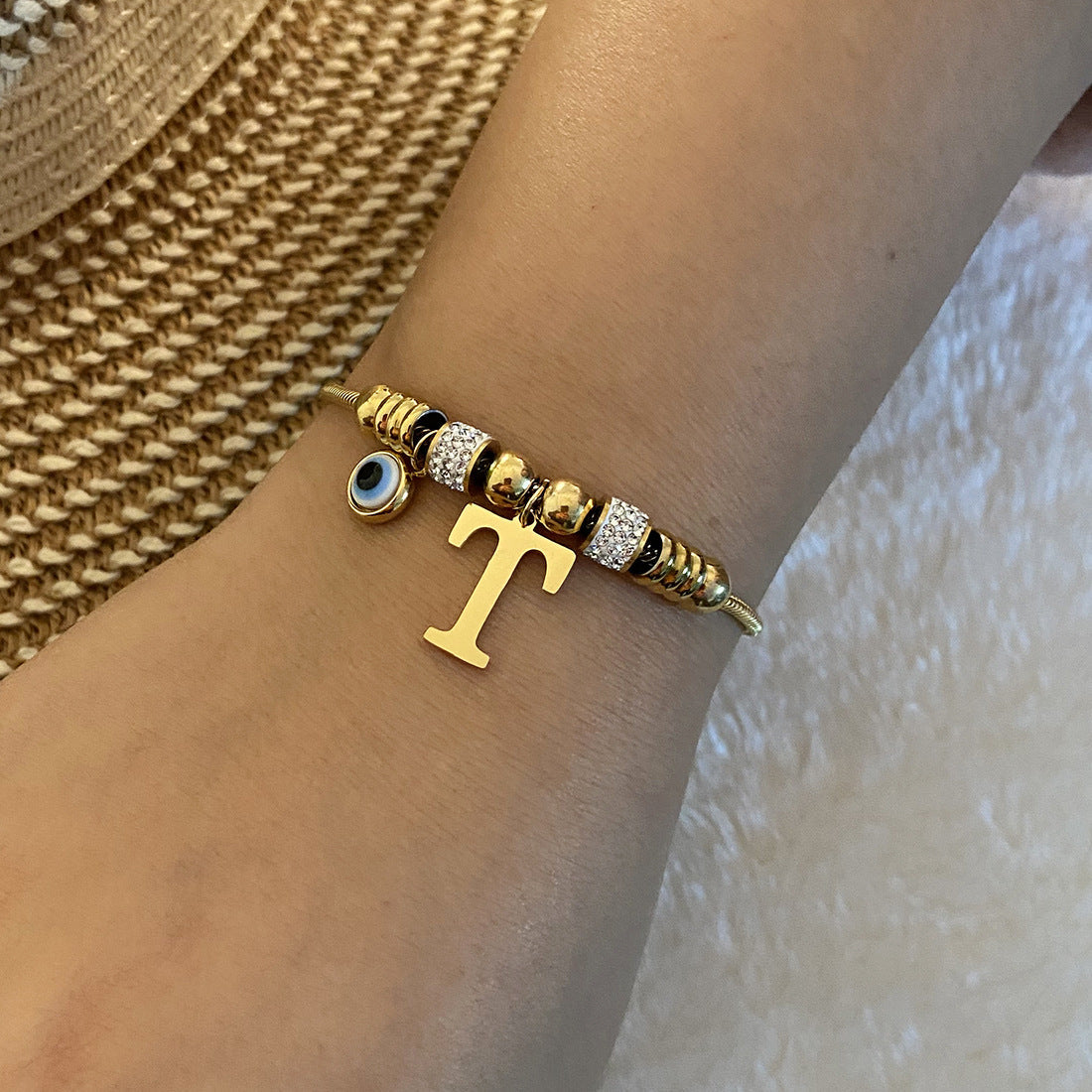 Pulsera de cuentas de acero inoxidable con alfabeto de moda