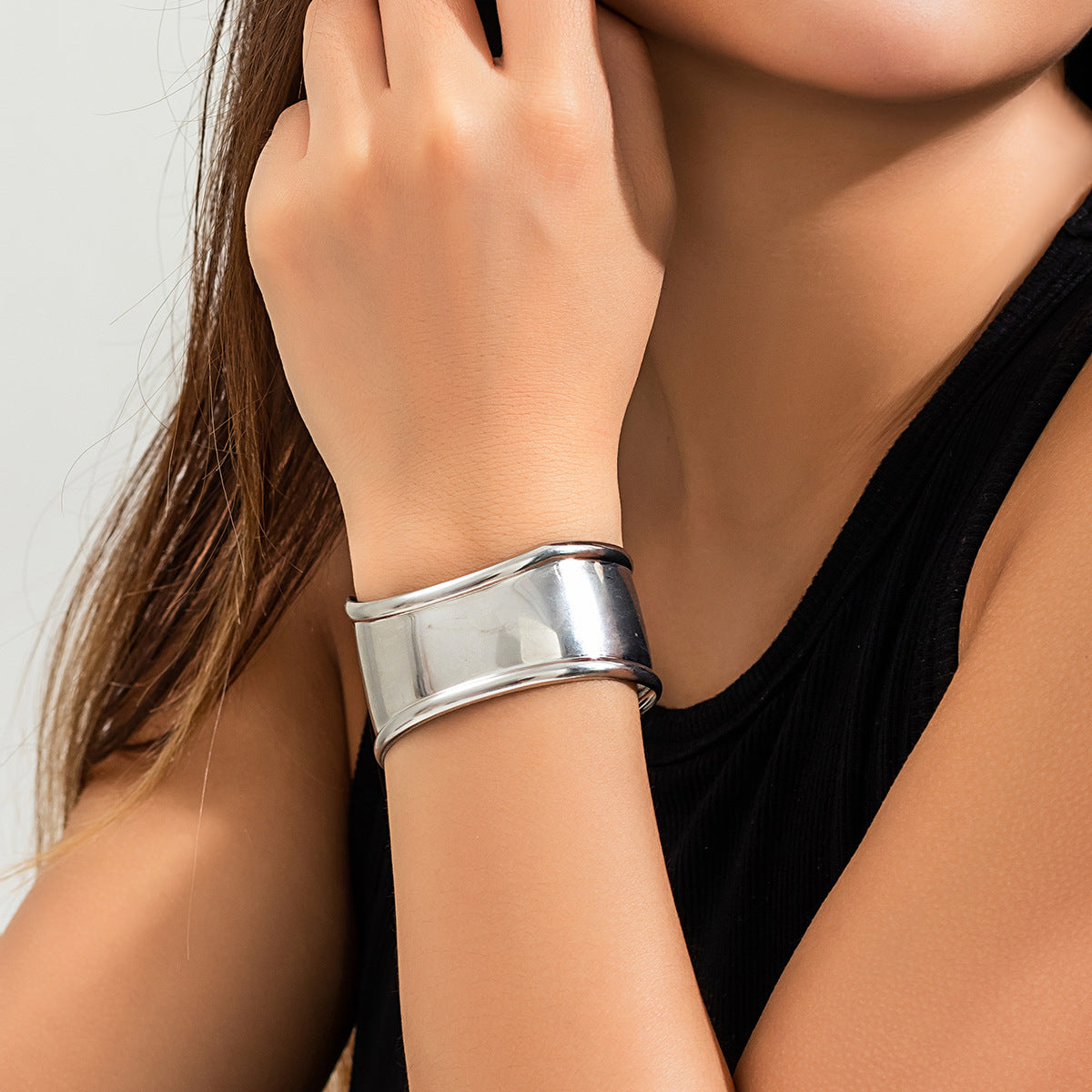 Women Fashion Simple Irregular Geometric V-Shaped Bracelet