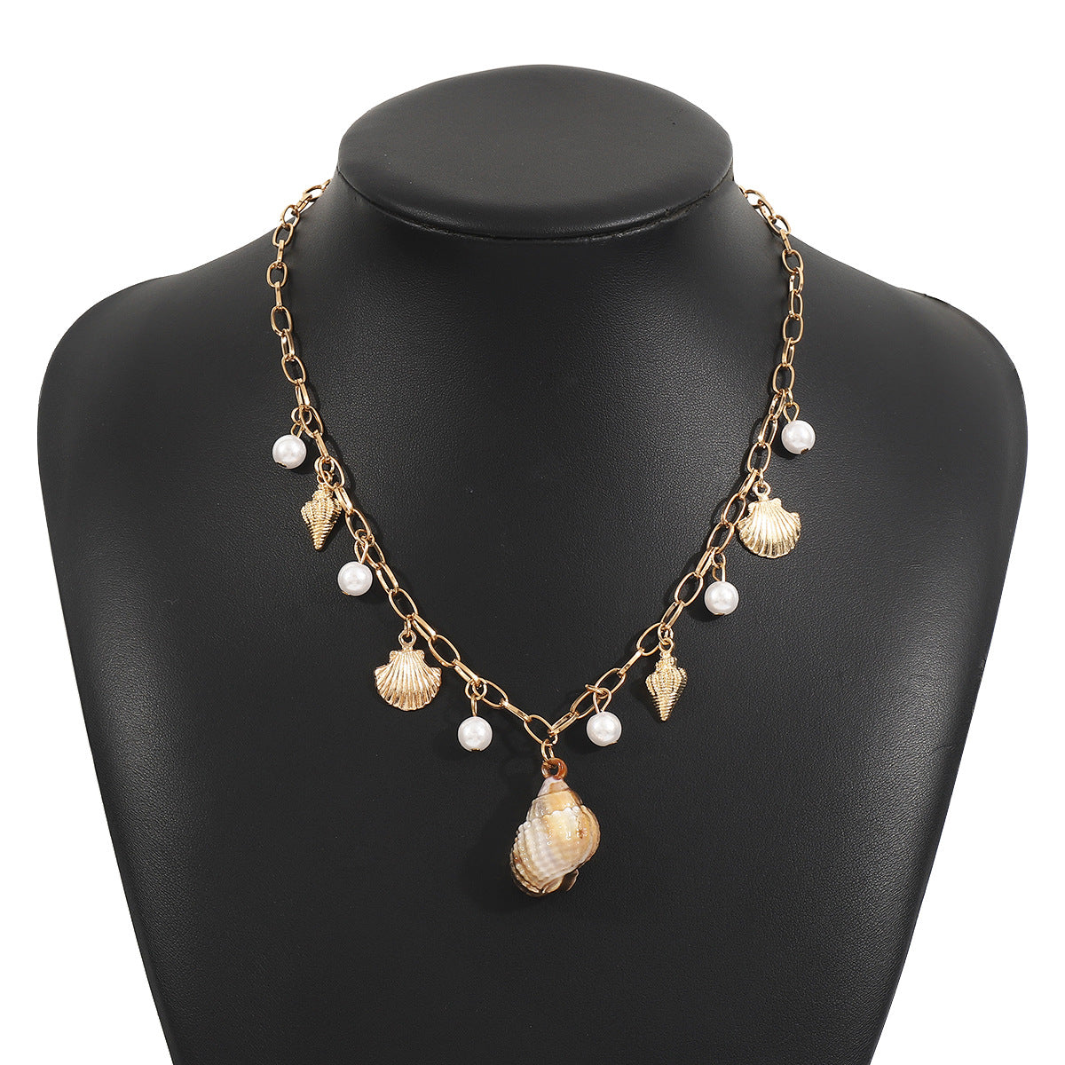 Collar de concha de perla con elementos marinos de moda de verano