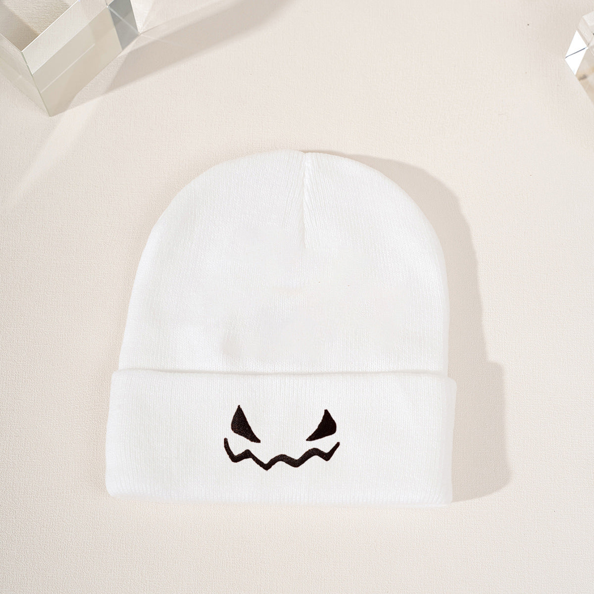 Gorro de punto con mueca bordada de Halloween