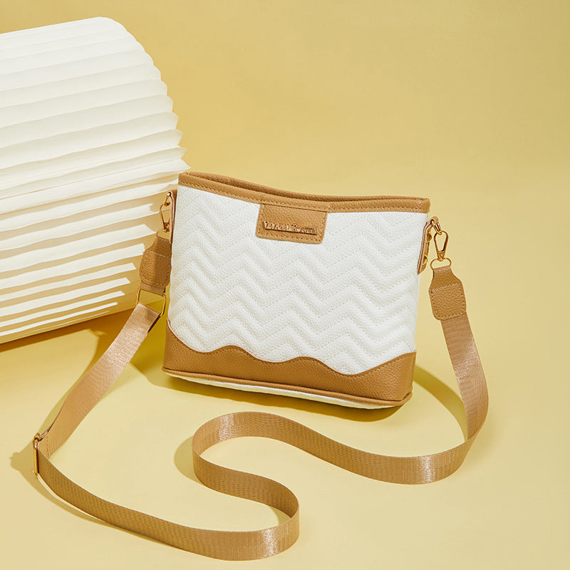 Women Casual Color Blocking Wavy Quilted Bucket Bag