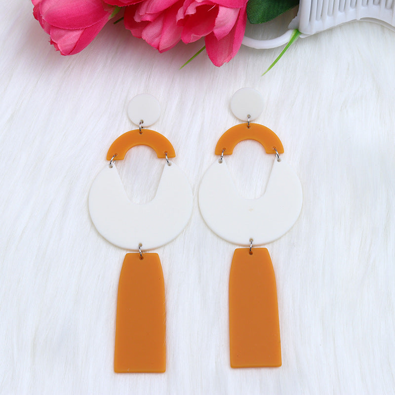 Pendientes acrílicos con borlas bohemias