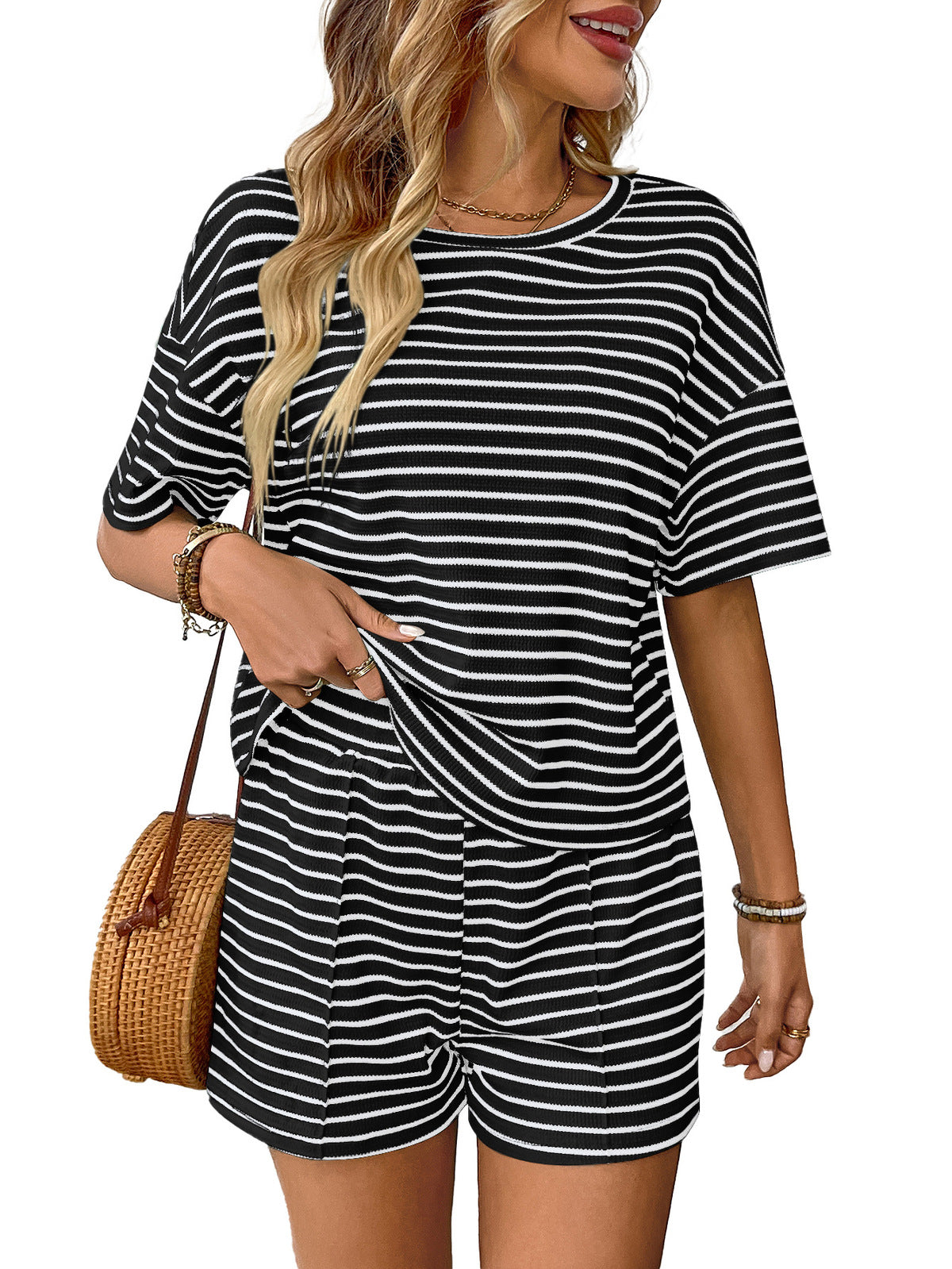 Conjunto de pantalones cortos de rayas casuales de moda para mujer