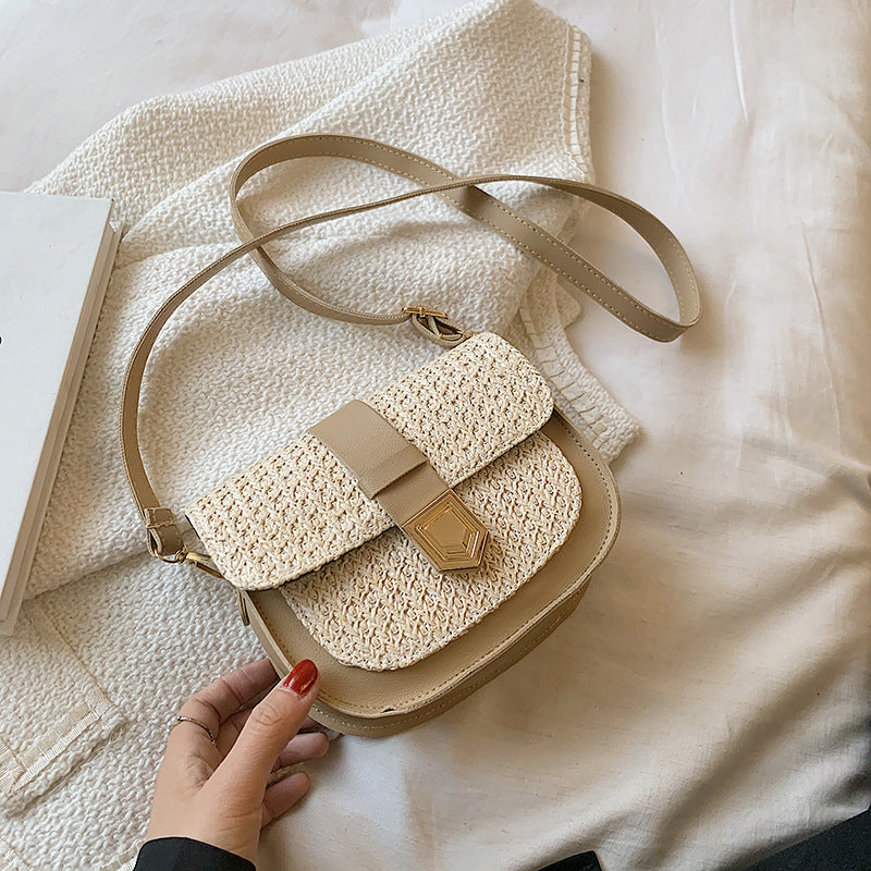 Sac à bandoulière en paille tissée de couleur contrastée pour femme