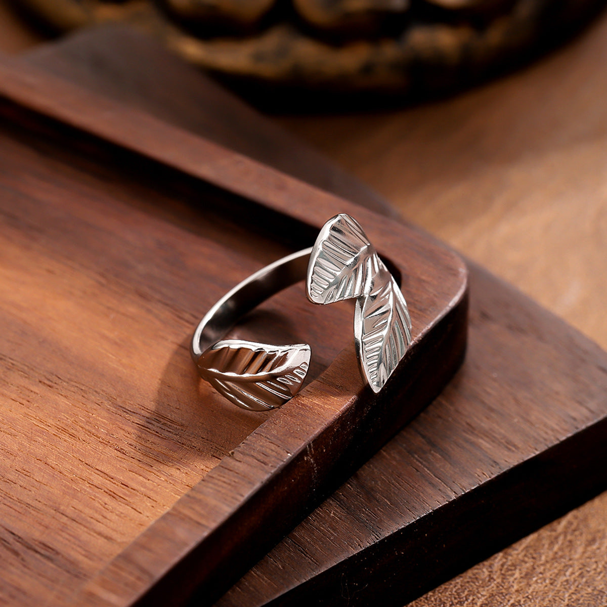 Women Fashion Titanium Steel Geometric Ring in Gold